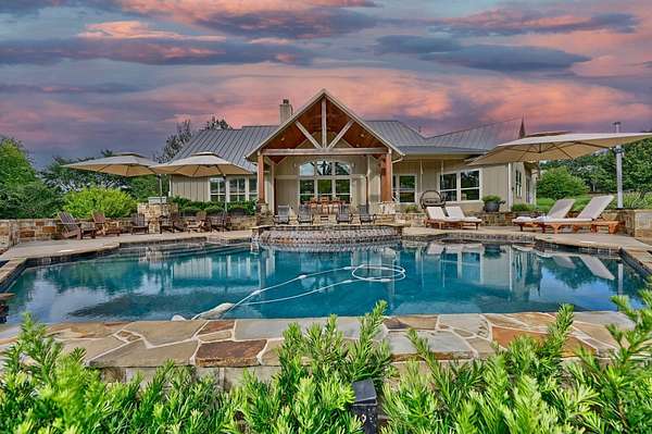 13.6 Acres of Land with Home for Sale in Hempstead, Texas