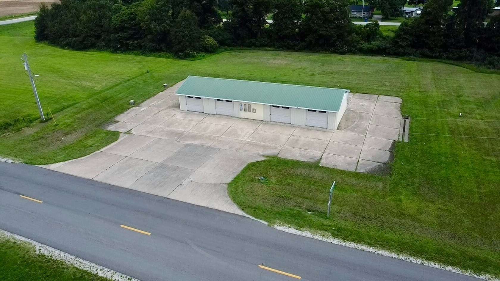 1 Acre of Mixed-Use Land for Sale in Clarkton, Missouri
