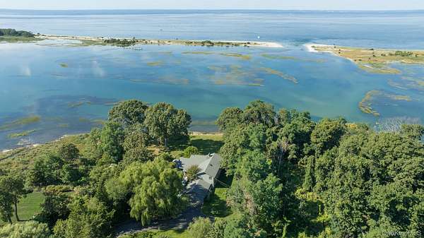 4 Acres of Residential Land with Home for Sale in Setauket, New York