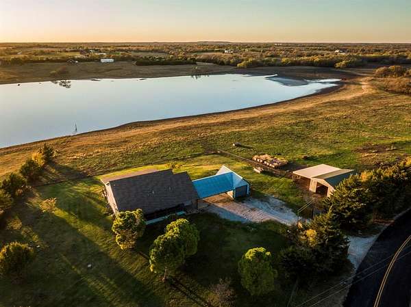 18 Acres of Land with Home for Sale in Blue Ridge, Texas