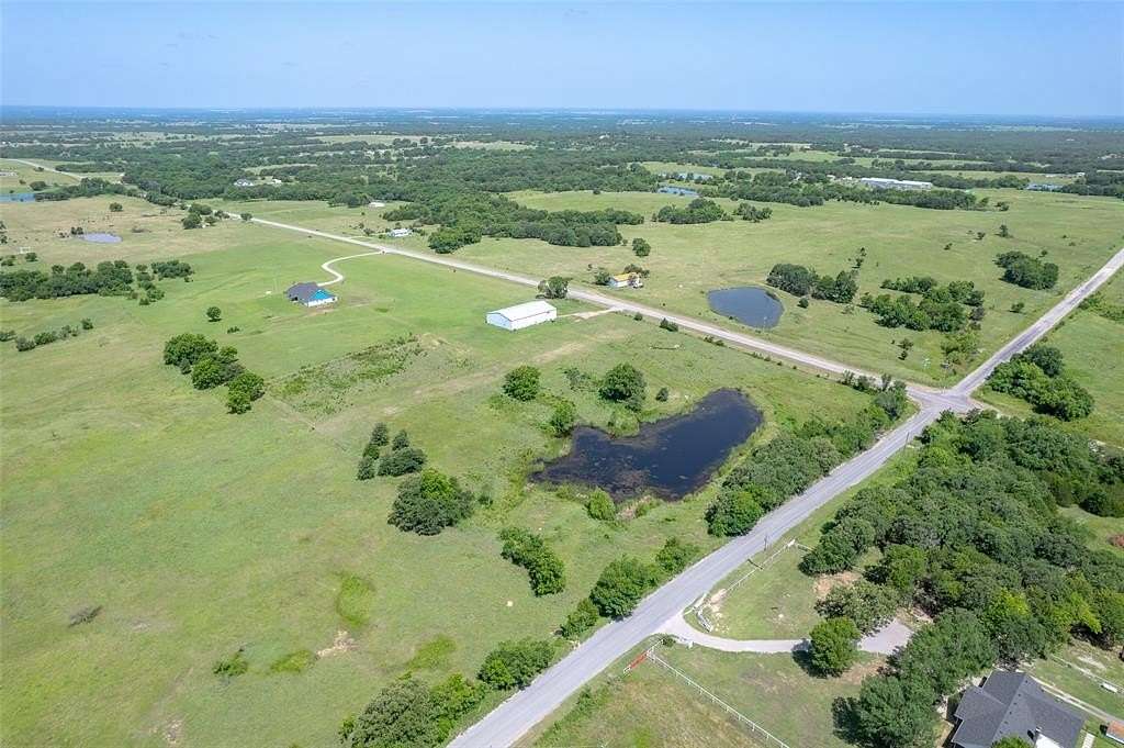 10 Acres of Improved Mixed-Use Land for Sale in Wynnewood, Oklahoma