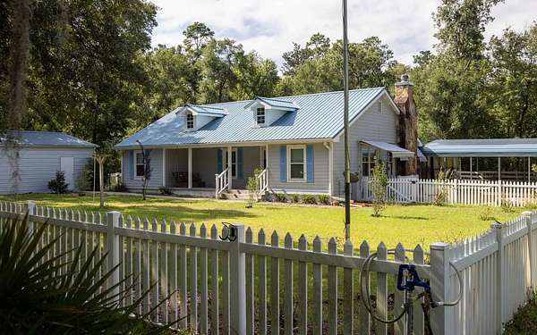 15 Acres of Land with Home for Sale in Live Oak, Florida