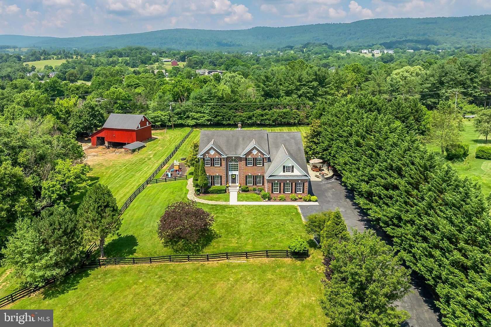 5.36 Acres of Residential Land with Home for Sale in Hillsboro, Virginia