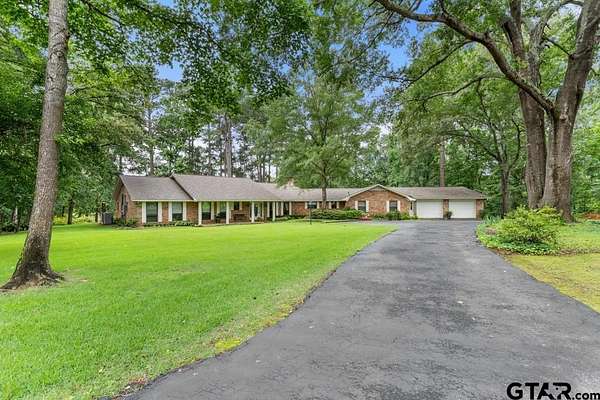 15.6 Acres of Land with Home for Sale in Tyler, Texas