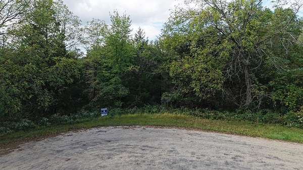 0.83 Acres of Residential Land for Sale in Galena, Illinois