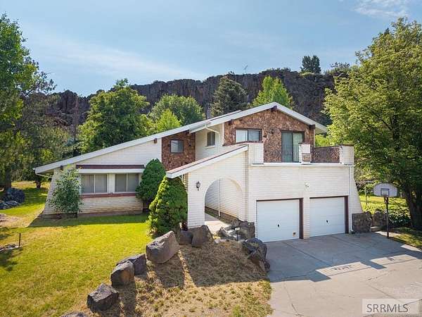 2.15 Acres of Residential Land with Home for Sale in Pocatello, Idaho