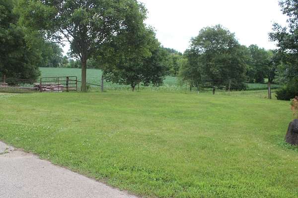 65.8 Acres of Land for Sale in Maquoketa, Iowa