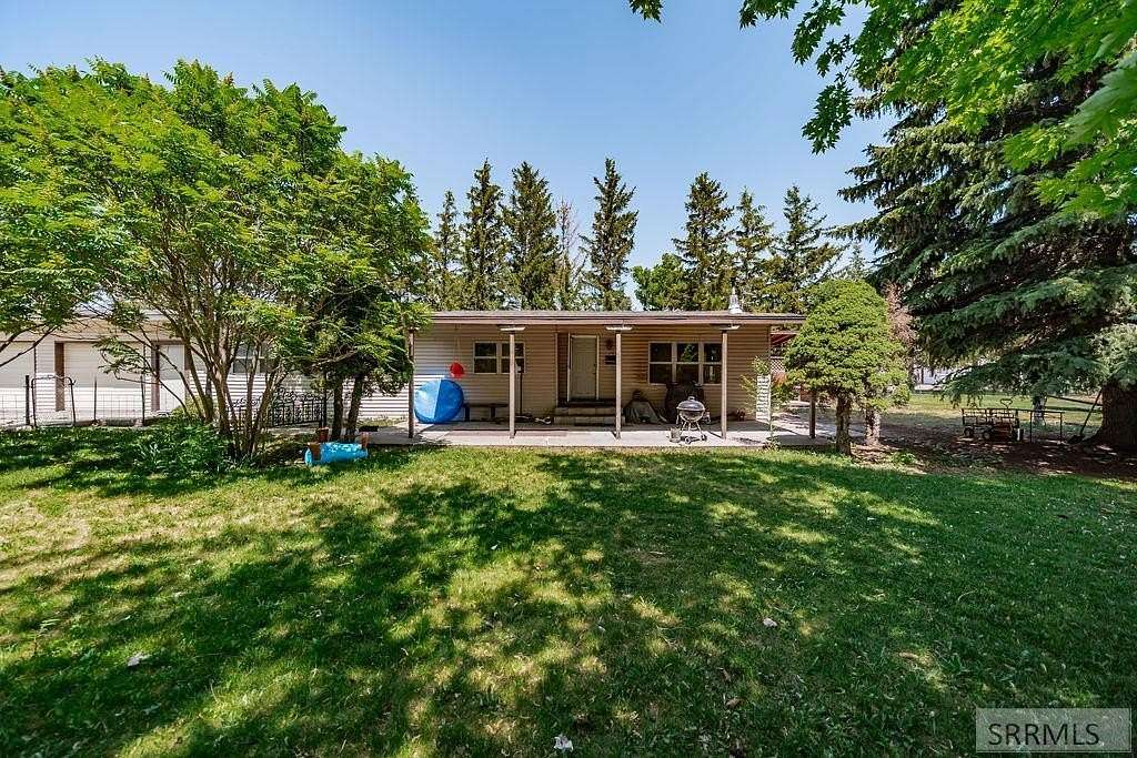 1.69 Acres of Residential Land with Home for Sale in Blackfoot, Idaho