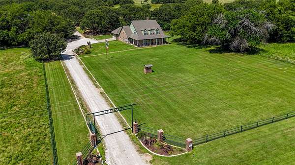 66.4 Acres of Agricultural Land with Home for Sale in Forestburg, Texas