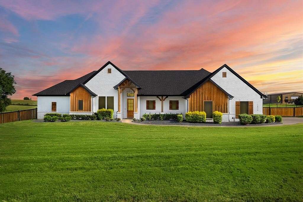 2 Acres of Residential Land with Home for Sale in Weatherford, Texas