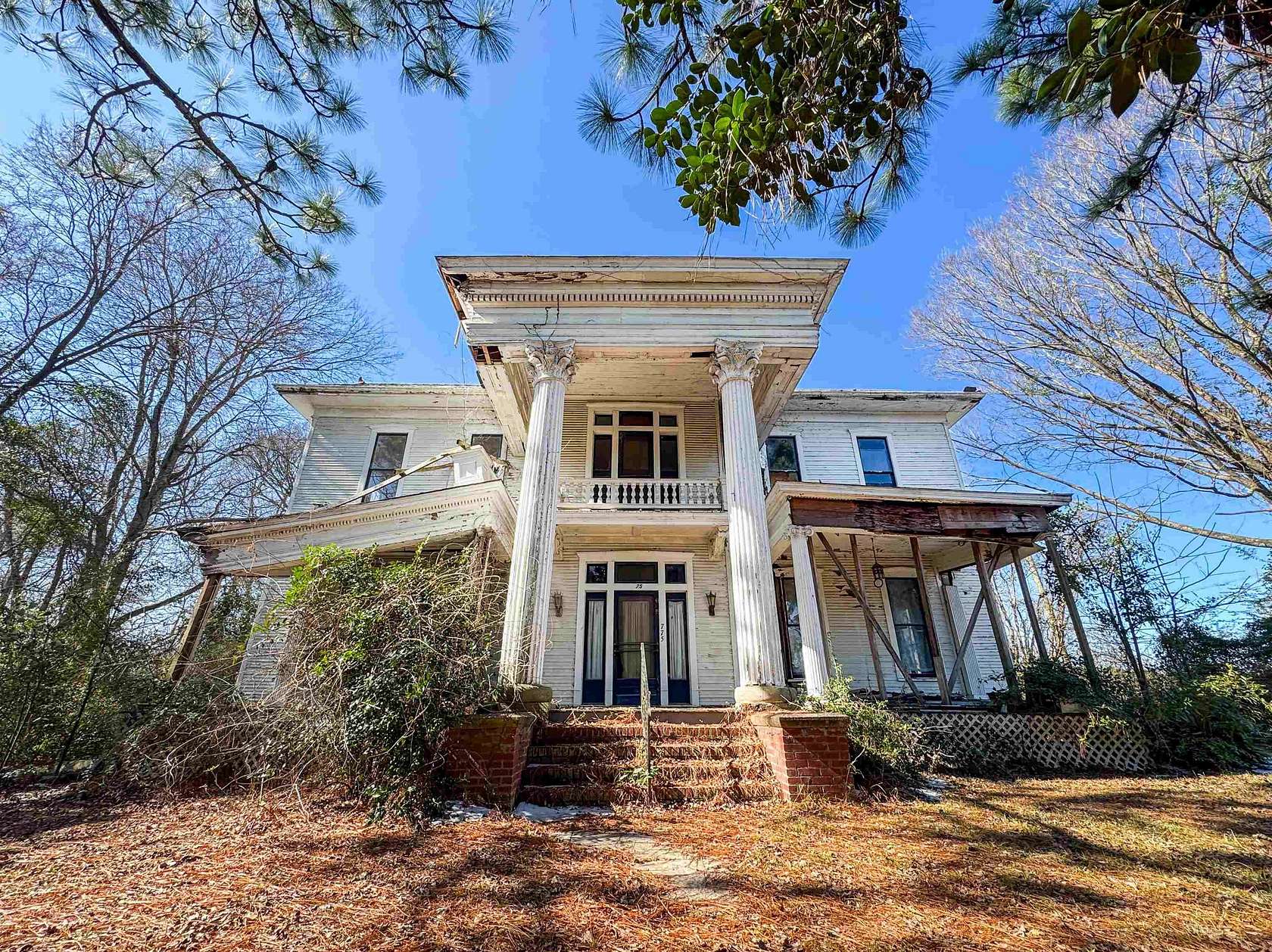 1.55 Acres of Land with Home for Sale in Waskom, Texas