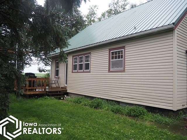 5.86 Acres of Residential Land with Home for Sale in Correctionville, Iowa