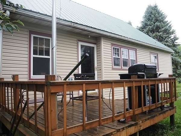 5.86 Acres of Residential Land with Home for Sale in Correctionville, Iowa