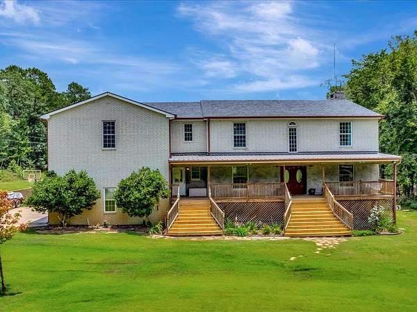 10 Acres of Recreational Land with Home for Sale in Nacogdoches, Texas