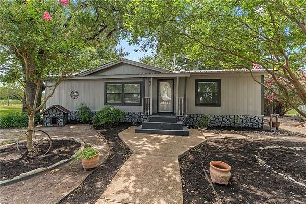 5.53 Acres of Land with Home for Sale in Marlin, Texas