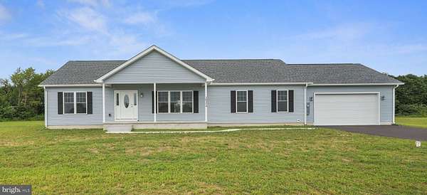 0.76 Acres of Residential Land with Home for Sale in Ellendale, Delaware