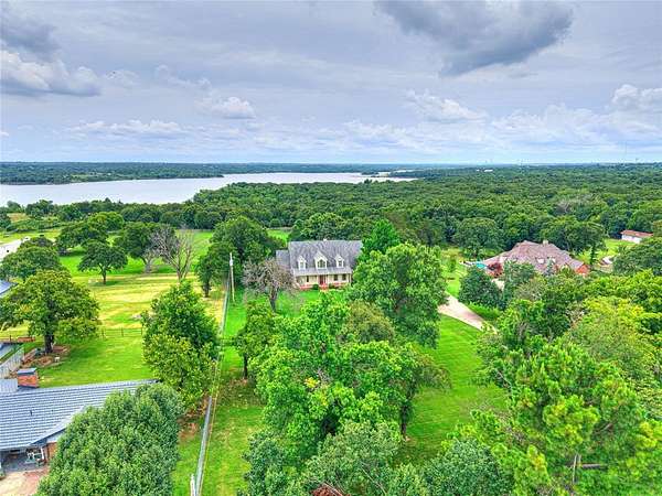 2.5 Acres of Residential Land with Home for Sale in Edmond, Oklahoma