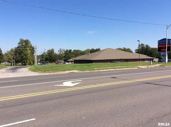 0.28 Acres of Commercial Land for Sale in Mount Vernon, Illinois