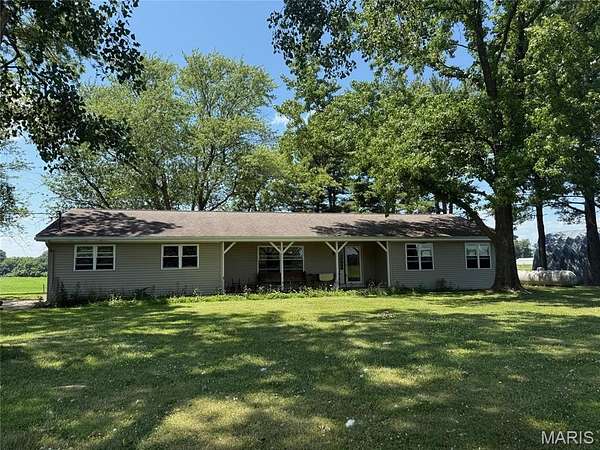 3.45 Acres of Residential Land with Home for Sale in Ramsey, Illinois