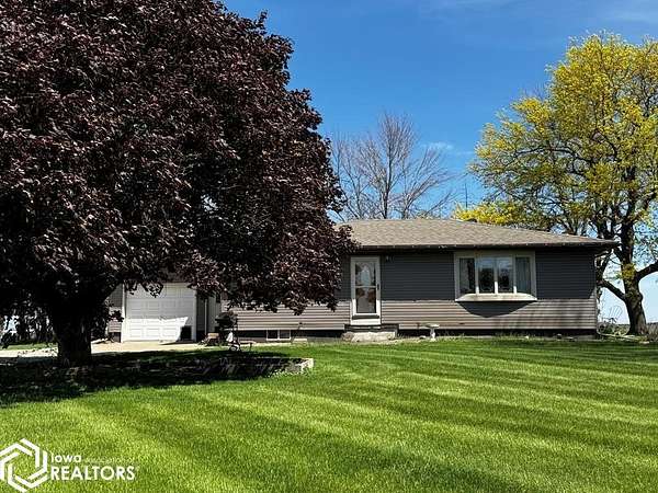 4.42 Acres of Residential Land with Home for Sale in Clarion, Iowa