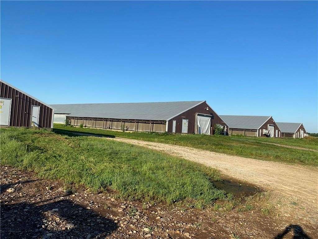 40 Acres of Land with Home for Sale in Broken Bow, Oklahoma