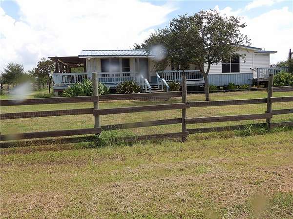 25 Acres of Land with Home for Sale in Bayside, Texas
