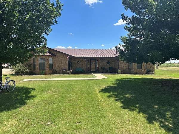 9.14 Acres of Residential Land with Home for Sale in Snyder, Texas