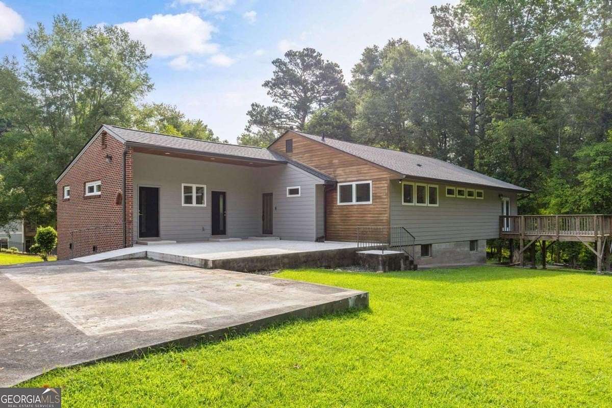 3.52 Acres of Residential Land with Home for Sale in Acworth, Georgia