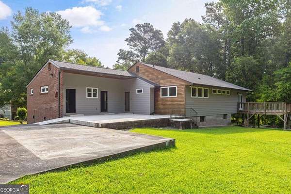 3.52 Acres of Residential Land with Home for Sale in Acworth, Georgia