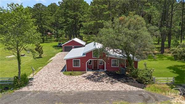 218 Acres of Land with Home for Sale in Savannah, Georgia
