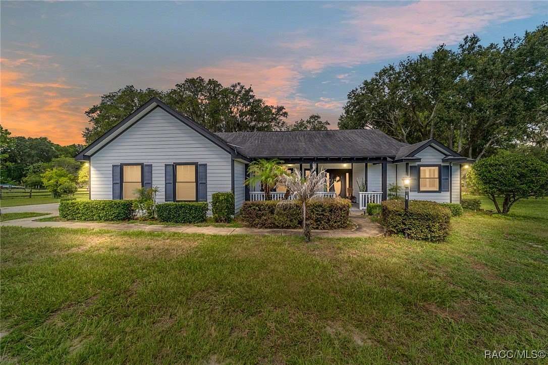 2.15 Acres of Residential Land with Home for Sale in Ocala, Florida