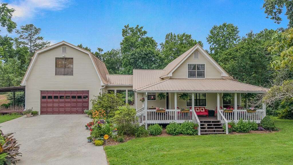 4.37 Acres of Residential Land with Home for Sale in Dalton, Georgia