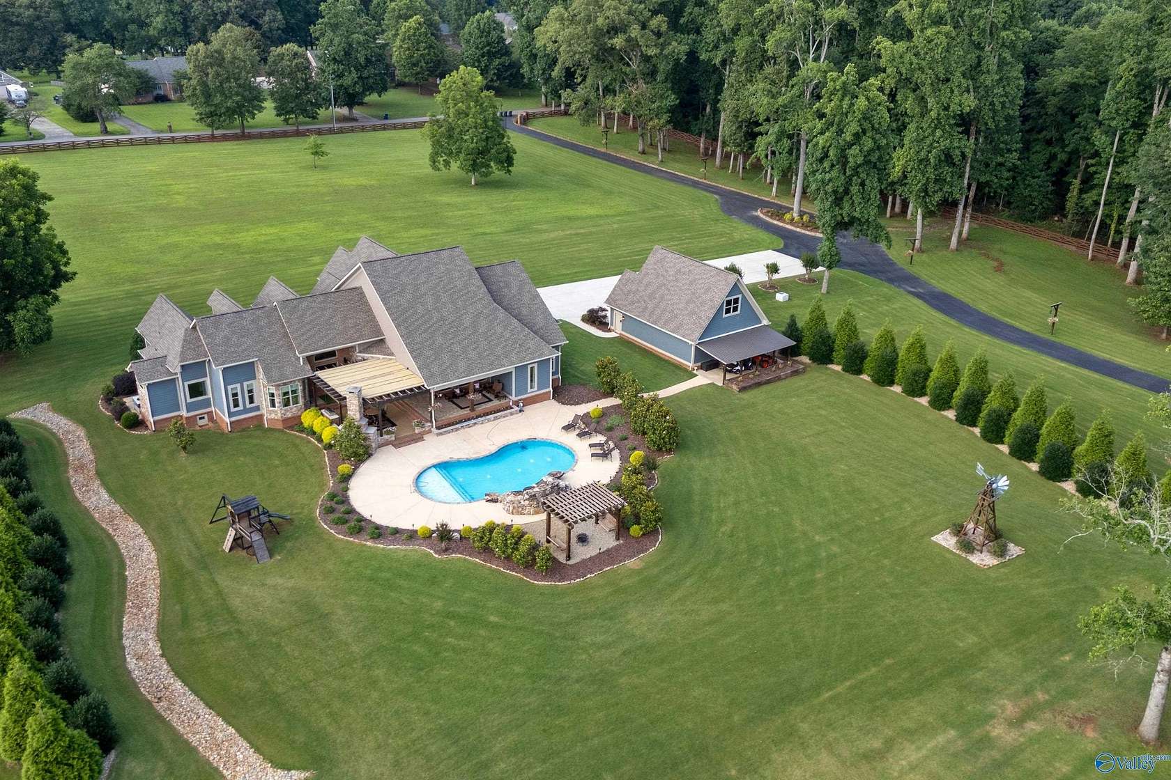 10 Acres of Residential Land with Home for Sale in Huntsville, Alabama