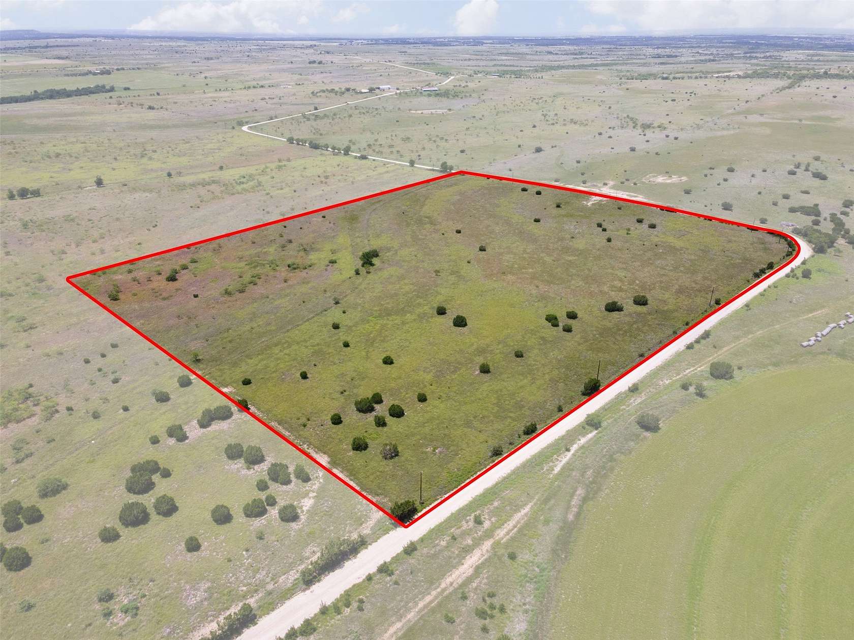 25 Acres of Land for Sale in Hamilton, Texas