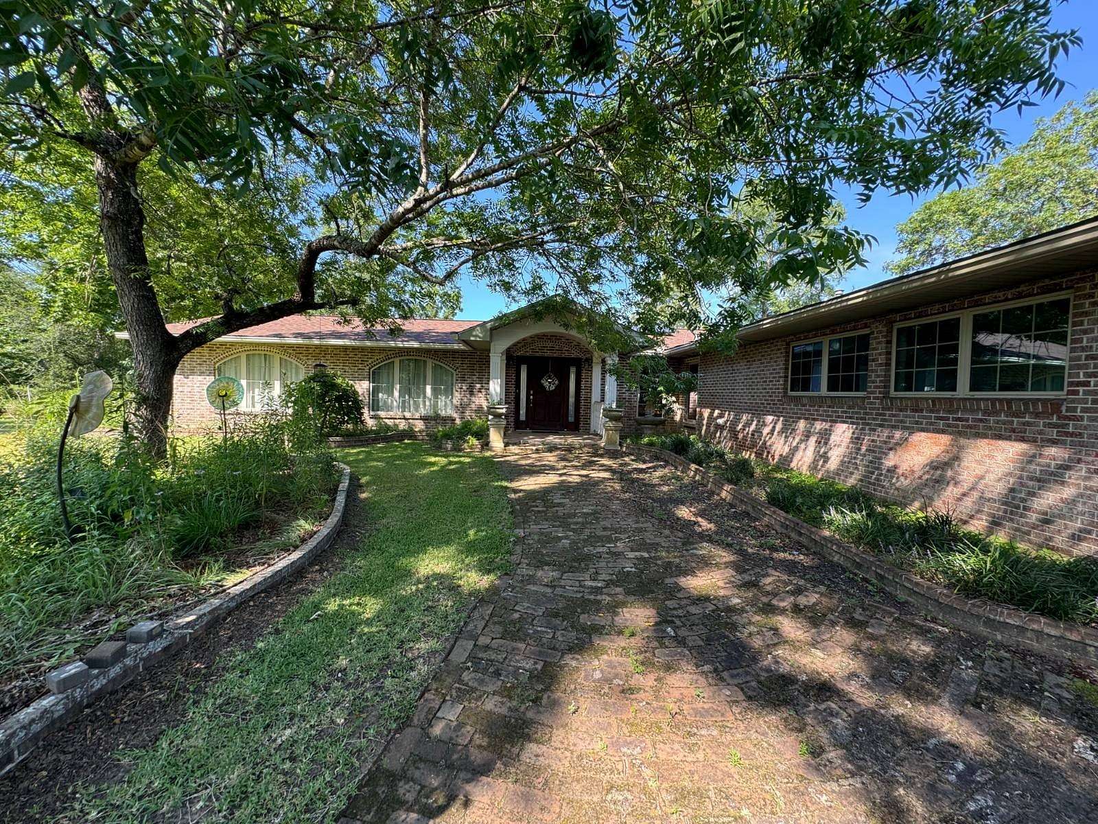 5 Acres of Residential Land with Home for Sale in Many, Louisiana