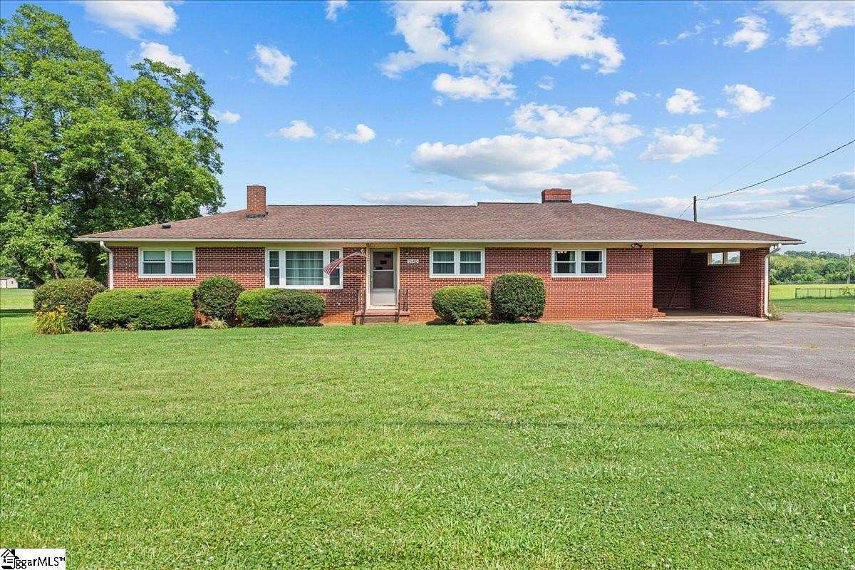 1.54 Acres of Residential Land with Home for Sale in Inman, South Carolina