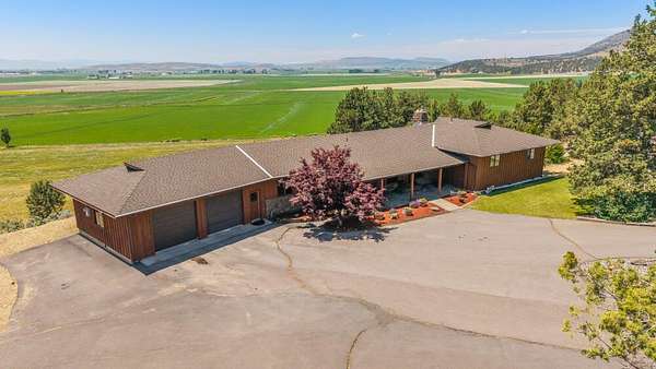 40 Acres of Agricultural Land with Home for Sale in Merrill, Oregon