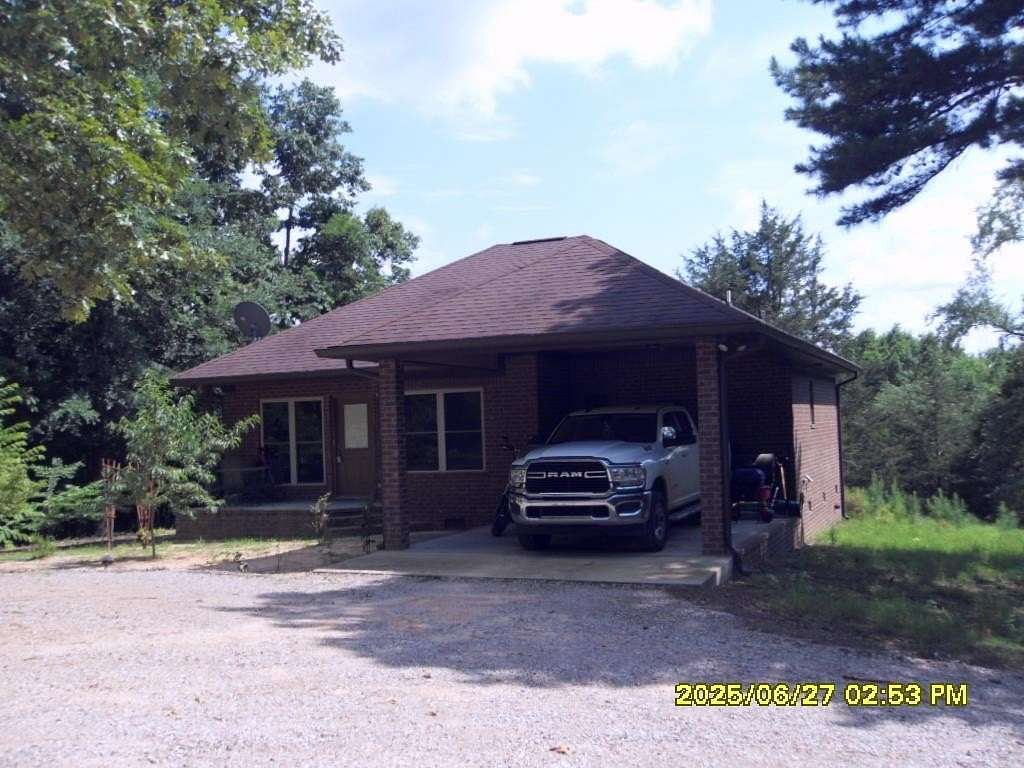 15 Acres of Land with Home for Sale in Somerville, Tennessee