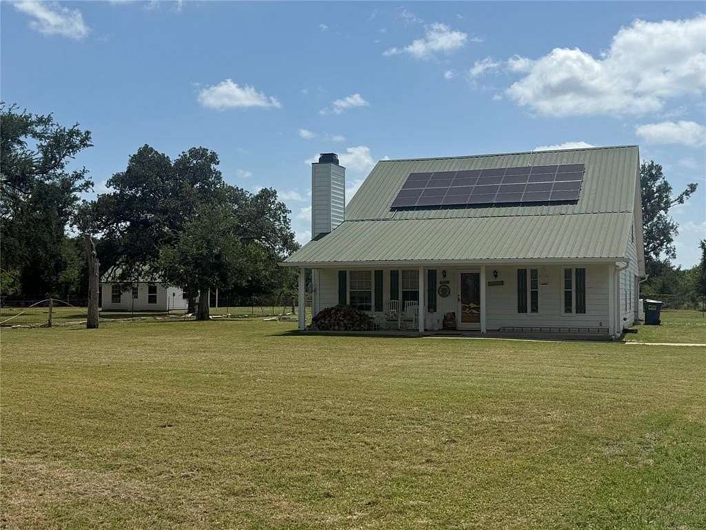 3 Acres of Improved Residential Land for Sale in Marlin, Texas