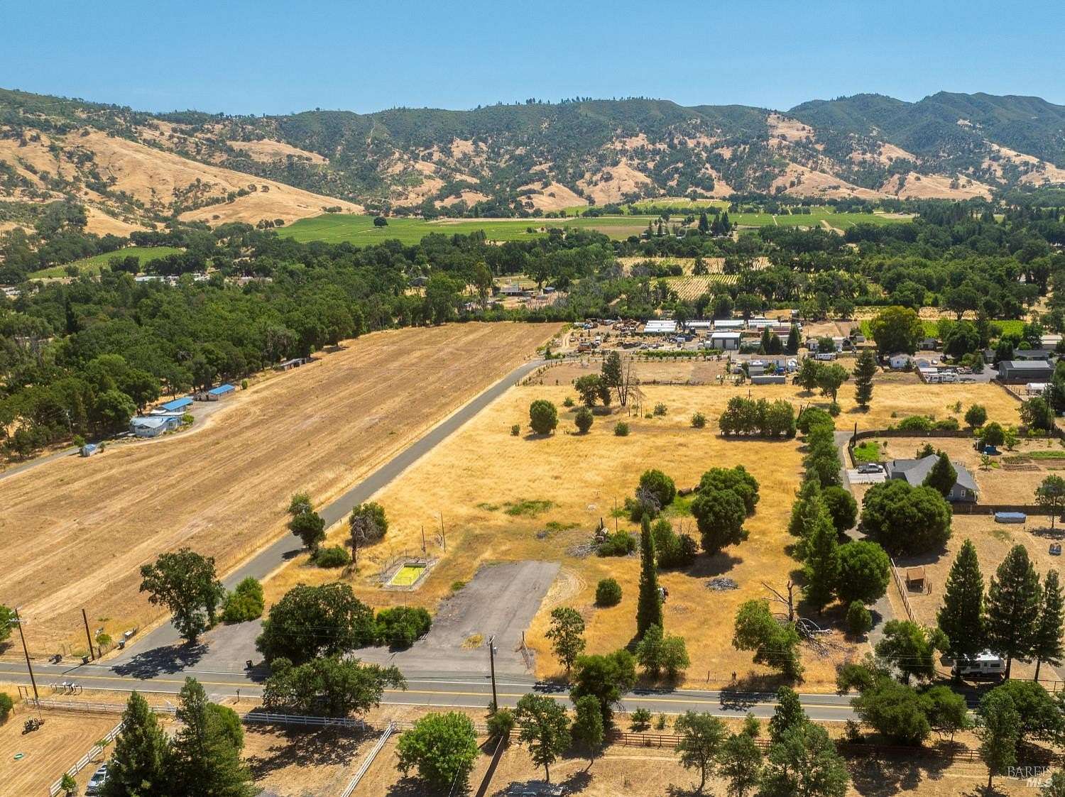 6.59 Acres of Land for Sale in Redwood Valley, California