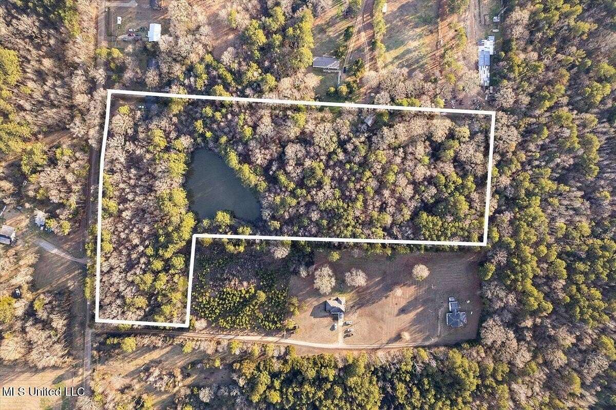 12 Acres of Recreational & Residential Land for Sale in Canton, Mississippi