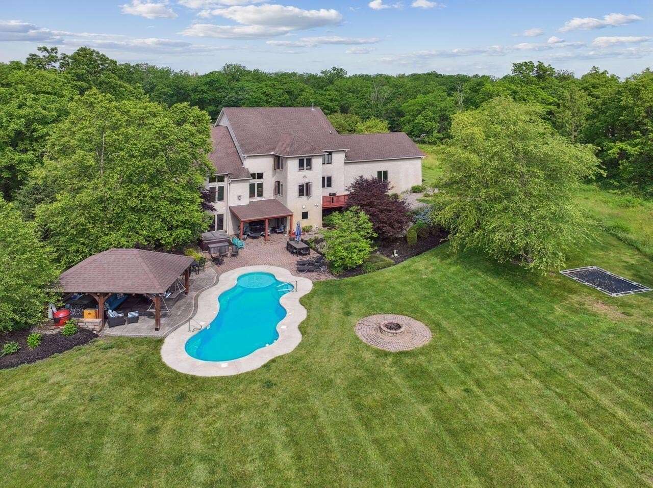 4 Acres of Residential Land with Home for Sale in Hebron, Ohio