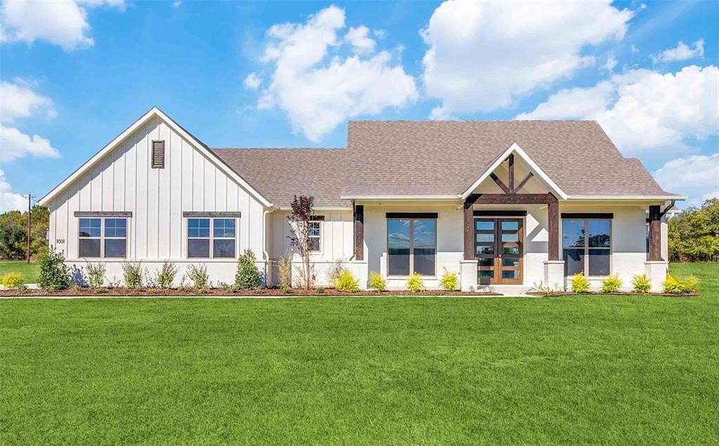 2 Acres of Residential Land with Home for Sale in Willow Park, Texas