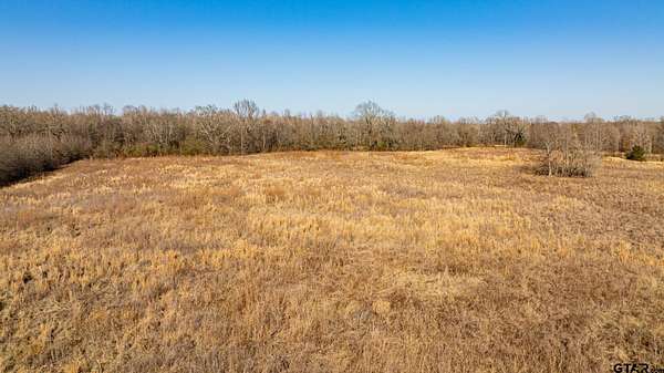 190 Acres of Land for Sale in De Kalb, Texas