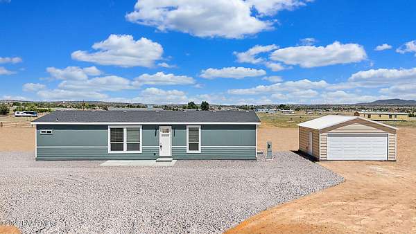 2.69 Acres of Residential Land with Home for Sale in Paulden, Arizona