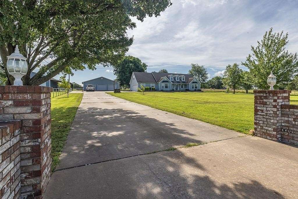 17.7 Acres of Land with Home for Sale in Lincoln, Arkansas