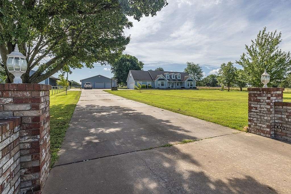 15.6 Acres of Land with Home for Sale in Lincoln, Arkansas