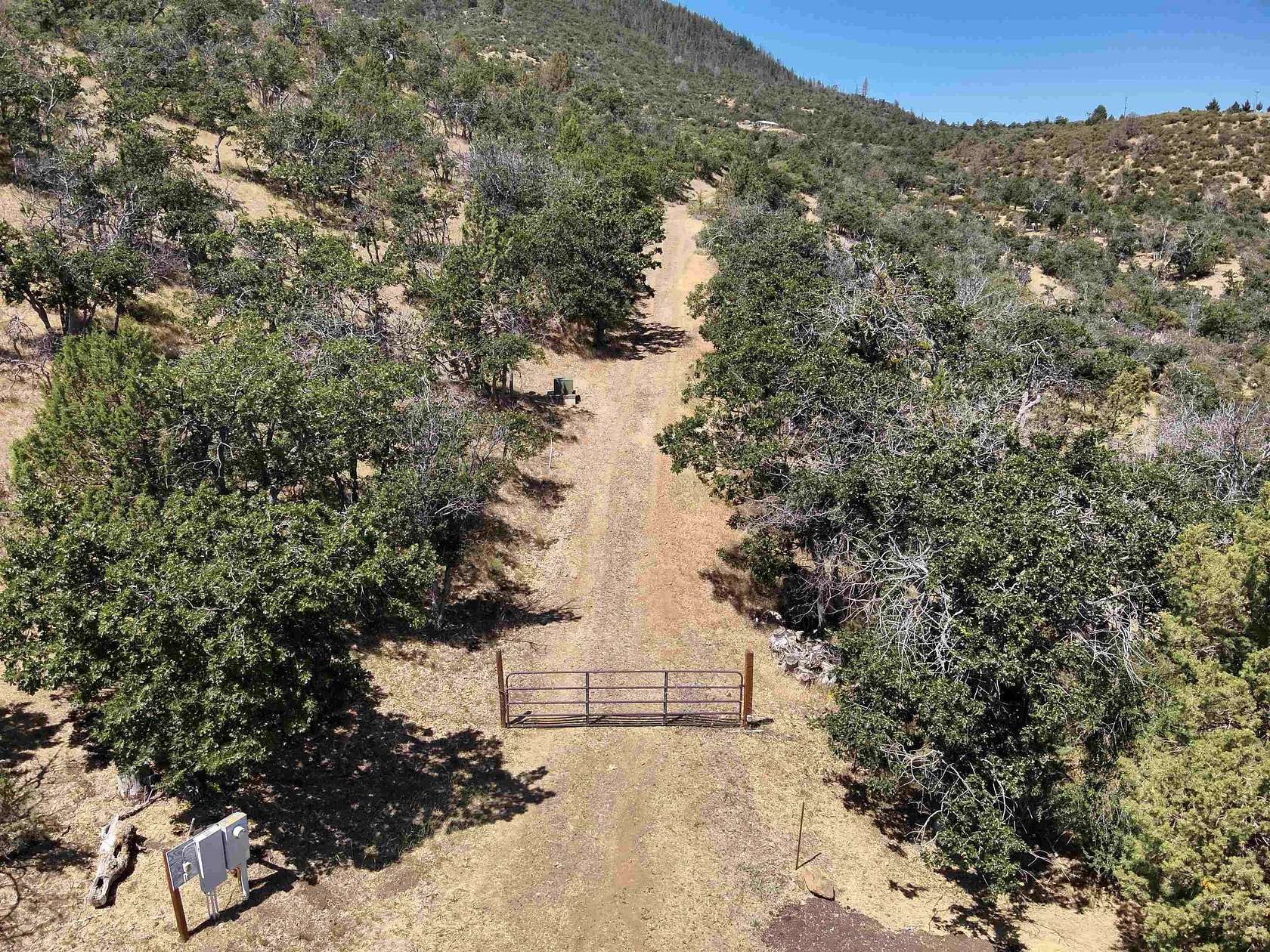 39.3 Acres of Land for Sale in Montague, California