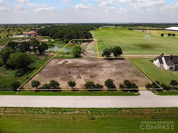 2.53 Acres of Residential Land for Sale in Oak Point, Texas