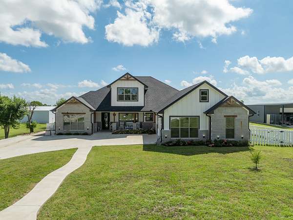 3.4 Acres of Land with Home for Sale in Robinson, Texas
